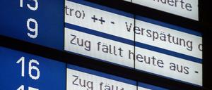 Die Eisenbahn- und Verkehrsgewerkschaft hat nach abgebrochenen Tarifgesprächen zu einem bundesweiten Warnstreik aufgerufen.