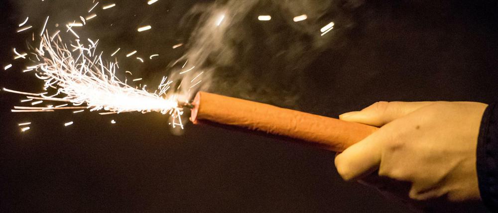 Jedes Jahr verletzen sich Menschen an Feuerwerkskörpern. 