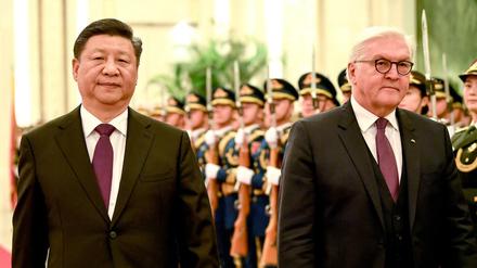 Chinas Präsident Xi Jingping empfängt Bundespräsident Frank-Walter Steinmeier mit militärischen Ehren in Peking. 