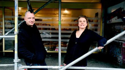 Auf der Straße unterwegs. Malte Dau und Nicola Blättner sind in Neukölln in der Suchthilfe tätig. 