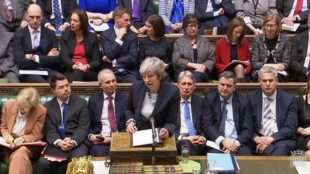 Regierungschefin Theresa May hat einen schweren Stand im Parlament. 