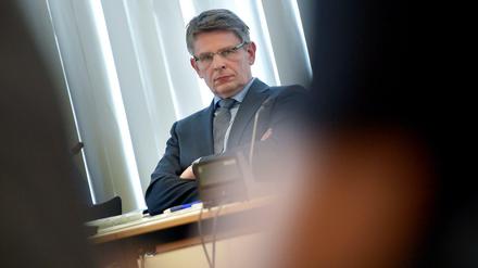 Der ehemalige Berliner Polizeipräsident Klaus Kandt ist nicht zufrieden mit der Art seines Rauswurfs.