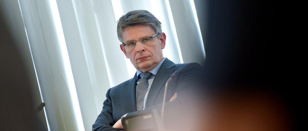 Der ehemalige Berliner Polizeipräsident Klaus Kandt ist nicht zufrieden mit der Art seines Rauswurfs.