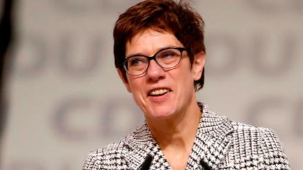 Annegret Kramp-Karrenbauer muss am Samstag bereits ihre erste große Entscheidung als neue CDU-Vorsitzende treffen.