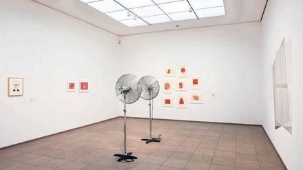 Nachbarn. Die Installation „Ventilatoren“ von Roman Signer (1998). 