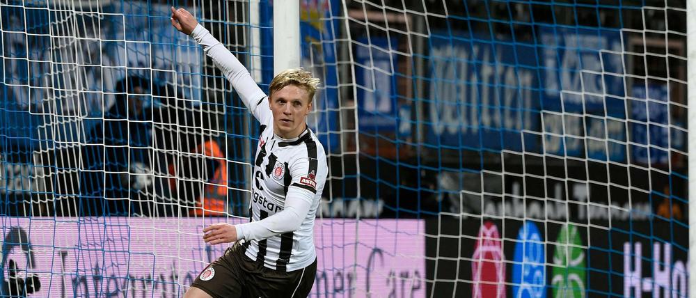 Da dreht er ab. Mats Möller Daehli von St.Pauli bejubelt das 1:3 gegen Bochum. 
