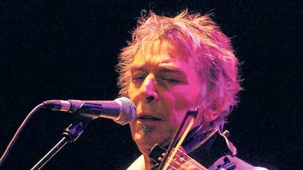 John Cale, der Rockstar mit Viola, verkörpert lebende Musikgeschichte. 