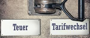 Den Hebel umlegen und wechseln: Auf der Suche nach günstigen Angeboten nutzen Millionen Verbraucher Internetportale. 