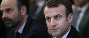 Emmanuel Macron gilt oft als arrogant. Nun will er den Gelbwesten, den Ärmsten im Land, entgegenkommen.
