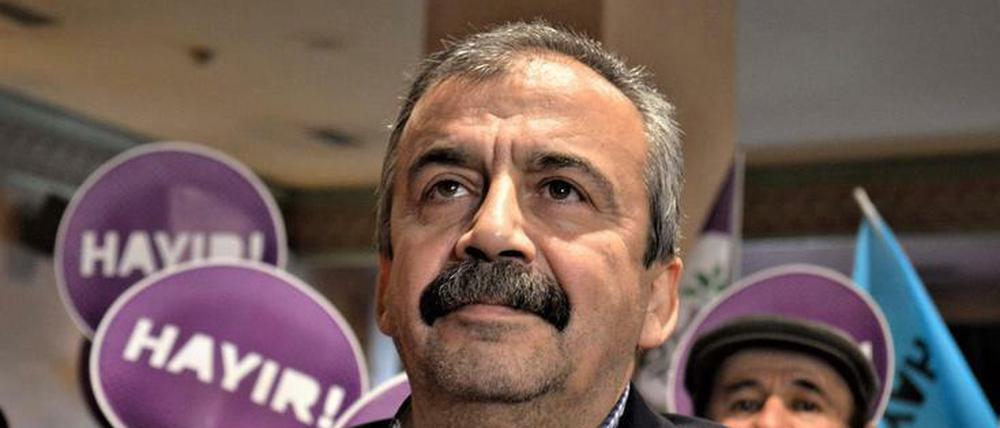 Önder saß für die HDP im Parlament und vermittelte zwischen dem Staat und der PKK.