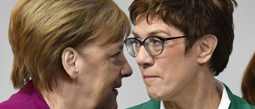 Angela Merkel und Annegret Kramp-Karrenbauer.