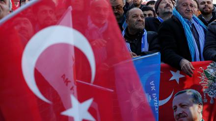 Erdogan-Anhänger demonstrieren in Istanbul