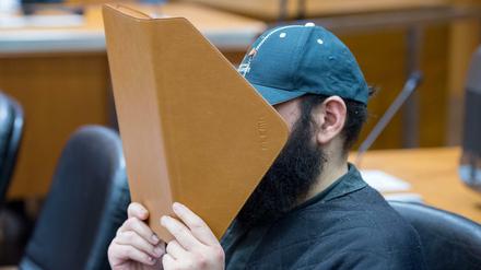 Halil D. konnte nicht nachgewiesen werden, einen Anschlag auf ein Radrennen geplant zu haben. Wegen anderer Verstöße wurde er zu zweieinhalb Jahren Haft verurteilt. 