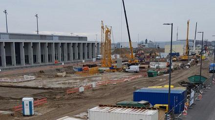 Blick in die Baugrube für das neue Terminal T2.