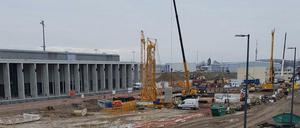 Blick in die Baugrube für das neue Terminal T2.