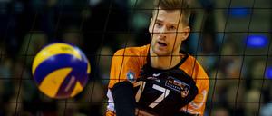 Hängen geblieben. Egor Bogachev verletzt sich schwer und wird den BR Volleys länger fehlen.