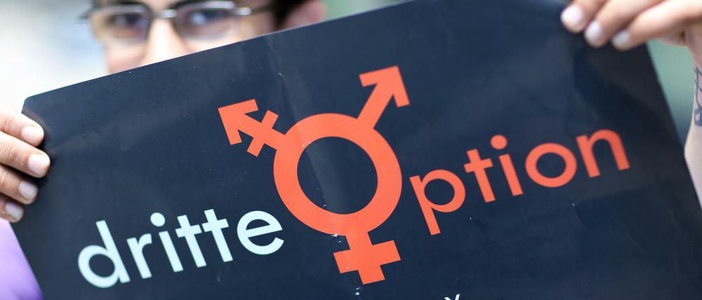 Die dritte Geschlechtsoption heißt "divers".
