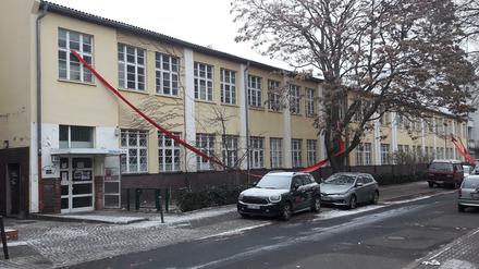 Das Atelierhaus in der Mörikestraße in Baumschulenweg. Der Eigentümer möchte das Haus abreißen, um dort Wohnungen, eine Kita und neue Ateliers zu bauen.