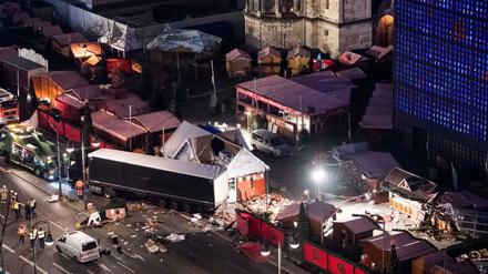 Der Weihnachtsmarkt am Breitscheidplatz, nachdem der Attentäter Anis Amri mit einem Lastwagen über den Platz gerast war. 
