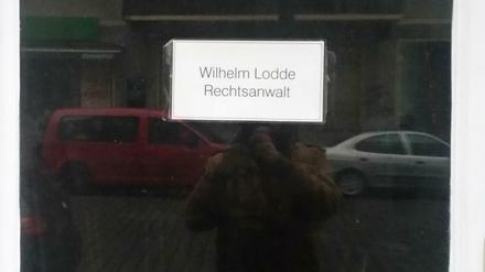 Das Schild an der Kanzlei Lodde