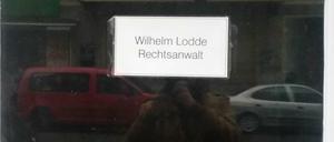 Das Schild an der Kanzlei Lodde