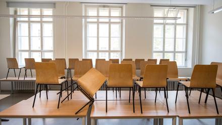 Ein leeres Klassenzimmer in einer Schule (Symbolbild). 