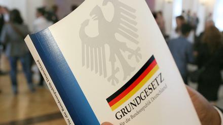 Es wird mal wieder geändert: Das Grundgesetz.