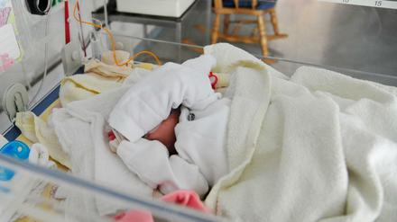 In den meisten Fällen sterben Babys, weil sie extreme Frühchen sind. (Symbolbild)  