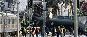 Zugunglück am Rande von Ankara.