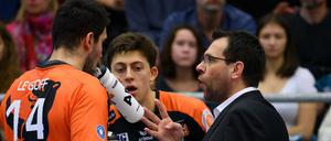 Trainer Enard hat das Sagen - aber auf dem Feld fehlt offenbar ein Wortführer.