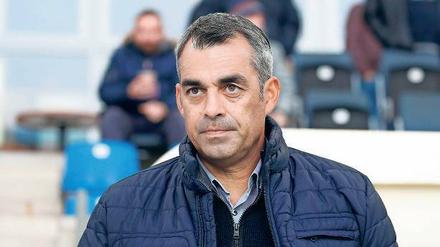 Robin Dutt hatte die Tabellenspitze der zweiten Bundesliga fest im Griff, mittlerweile aber schwindet seine Hoffnung auf die Relegation.