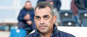Robin Dutt hatte die Tabellenspitze der zweiten Bundesliga fest im Griff, mittlerweile aber schwindet seine Hoffnung auf die Relegation.