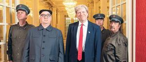 Spitzenpolitiker im Dialog. Fake-Trump und Fake-Kim in Berlin. 