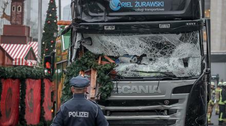 Angriff mit Lastwagen: Das Tatfahrzeug vor zwei Jahren nach dem Anschlag auf dem Breitscheidplatz.