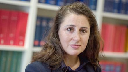 Die Rechtsanwältin Seda Basay-Yildiz in ihrer Frankfurter Kanzlei.