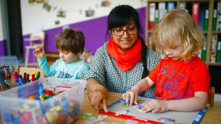 Für eine verbesserte Kindertagesbetreuung soll auch der Fachkraft-Kind-Schlüssel angepasst werden.