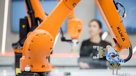Der Augsburger Roboterbauer Kuka wurde vom chinesischen Midea-Konzern übernommen.