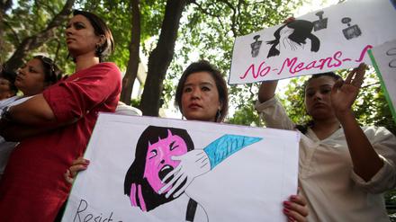 Demonstrantinnen protestieren in New Delhi gegen Gewalt an Frauen. 