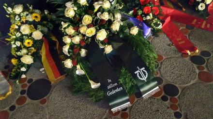 Kreuz und Schwert im Ehrenkranz: Symbol des Vereins "Uniter", laut "taz" Teil eines rechten Untergrundnetzwerks.