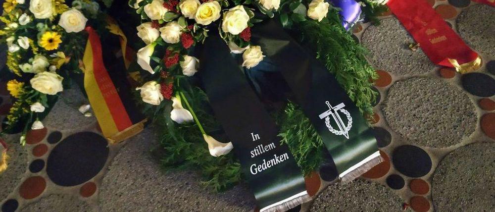 Kreuz und Schwert im Ehrenkranz: Symbol des Vereins "Uniter", laut "taz" Teil eines rechten Untergrundnetzwerks.