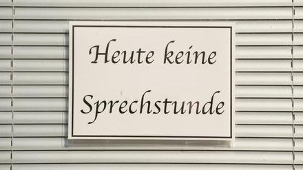 Ob abends, Freitag nachmittag oder am Wochenende: Wenn Berufstätige Zeit haben, sind die meisten Arztpraxen geschlossen. 