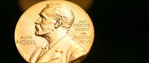 Eine Medaille mit dem Konterfei von Alfred Nobel