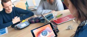 Anvisiert. Gefördert werden soll unter anderem digitale Bildung. 