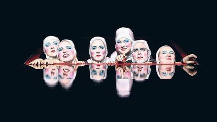 Eisige Ekstase. Svetlana Belesova, Anne Rietmeijer, Jele Brückner, Jing Xiang, Ulvi Teke, Anna Drexler (v. l.).