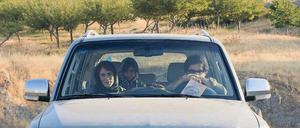 Gemeinsam unterwegs. Behnaz Jafari, Marziyeh Rezaei und Jafar Panahi im archaischen Norden Irans.