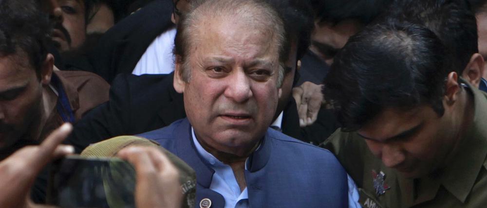 Der ehemalige pakistanische Premier Nawaz Sharif (hier im Oktober) wurde sofort verhaftet.