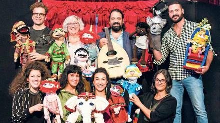 Das jüdische Puppentheater Bubales spielt zu Weihnachten für muslimische Kinder in der Da-as-Salam-Moschee in Neukölln.