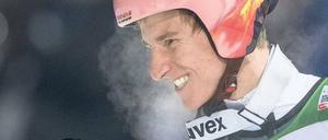 Gewonnen! Skispringer Karl Geiger freut sich in Engelberg über seinen ersten Weltcup-Sieg. Geiger gilt als Mitfavorit bei der Vierschanzentournee.