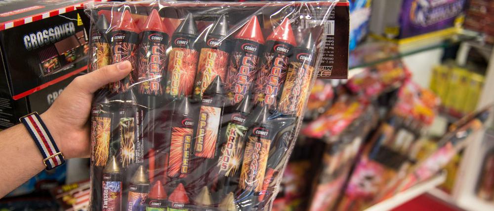 Voriges Silvester und Neujahr gab es in Berlin mehrere Angriffe auf Polizisten und Sanitäter mit Pyrotechnik.