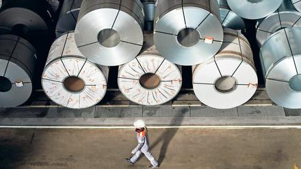 Metallrollen auf dem Gelände der Salzgitter AG: Die Aussichten waren vor Jahresfrist noch besser.